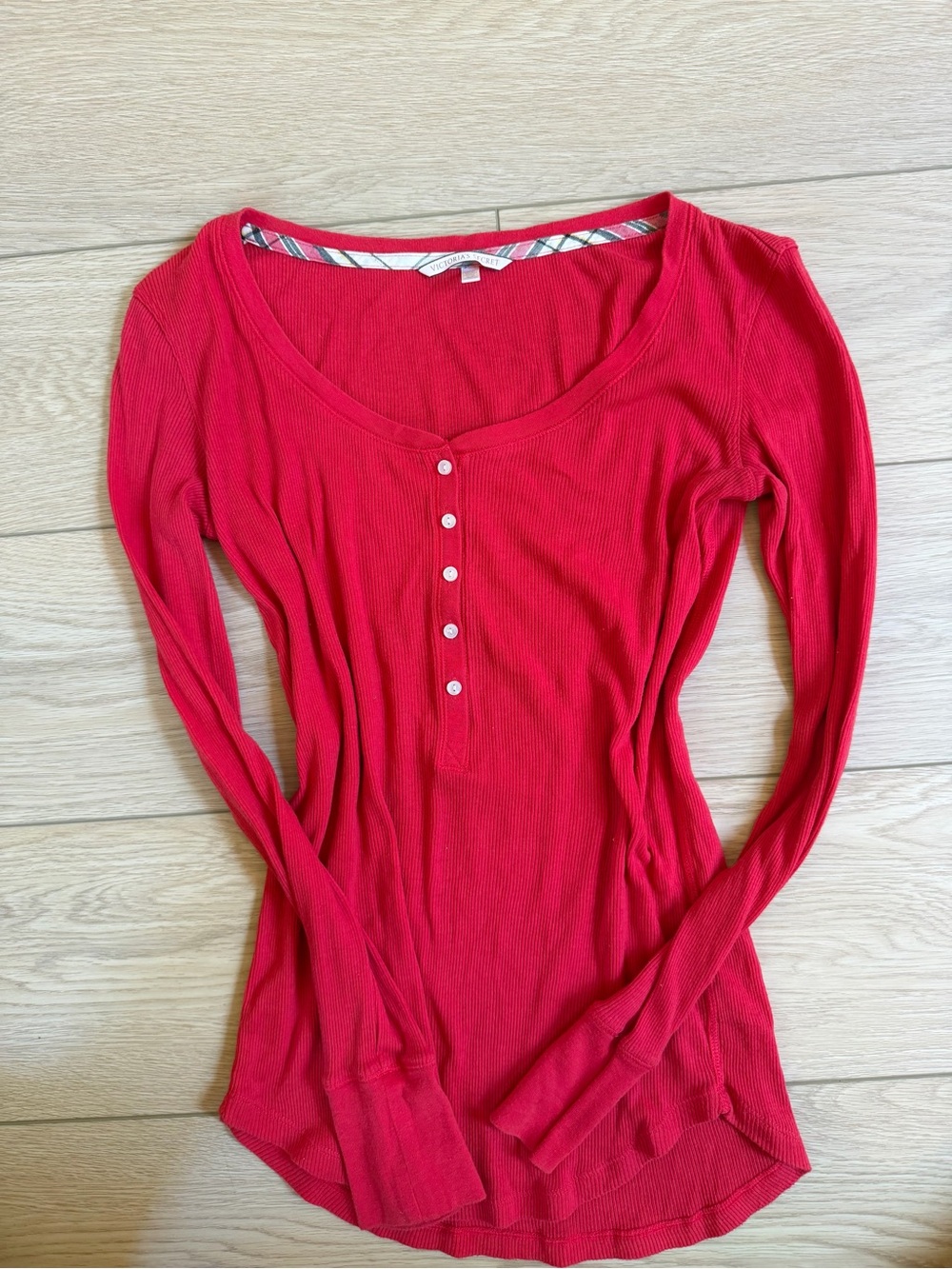 Vintage VS Pink Women’s Red Scoop Neck Henley Long-Sleeve Top
